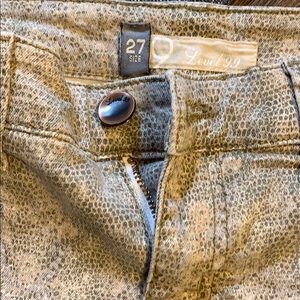 Level 99 Shorts - Level 99 - size 27 Jean shorts Level 99 Shorts - Level 99 - size 27 Jean shorts